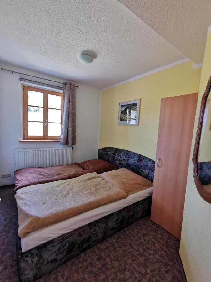 Ferienwohnung "Am Saalehaken" Gossitz Exterior foto